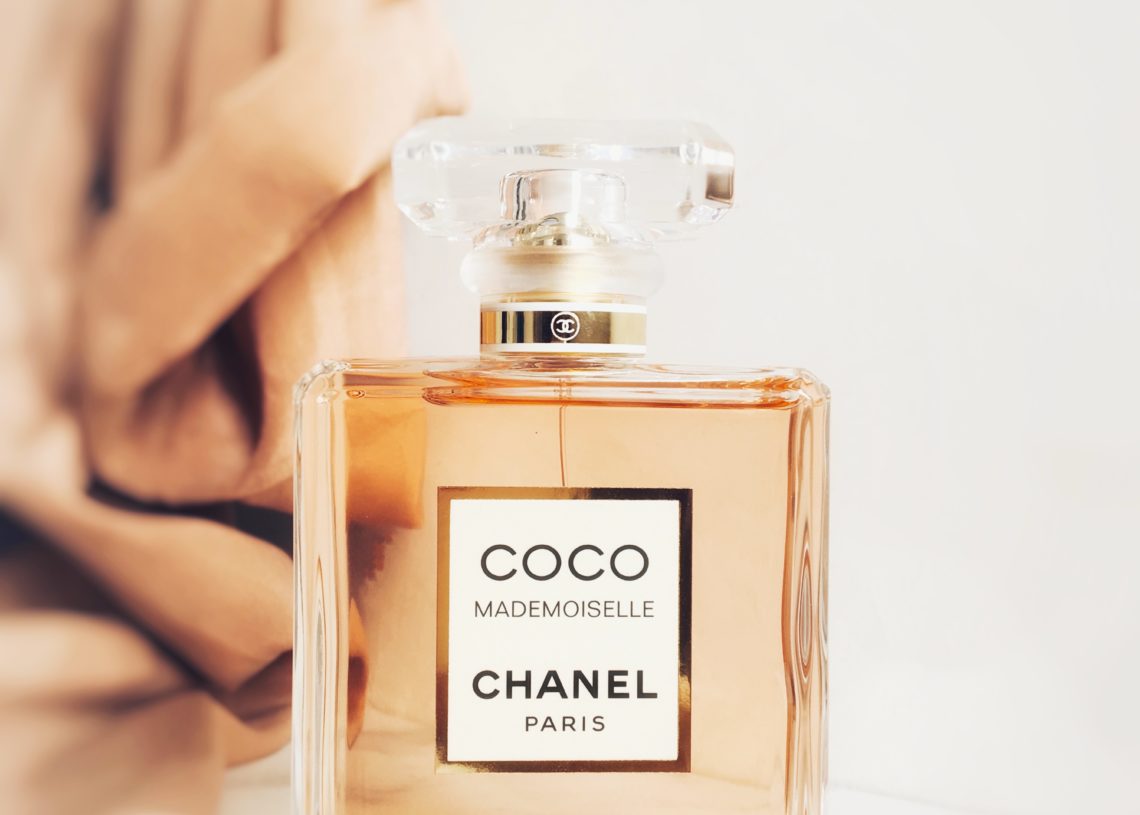 Top 10 Perfume Brands For Women | Long Lasting Fragrances 2021